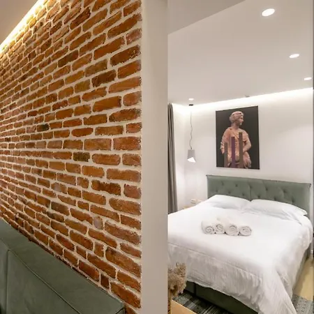 Elegance Boutique Hotell *