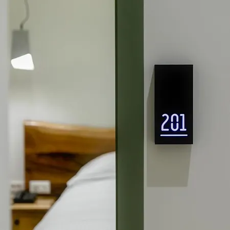 Elegance Boutique Hotell *