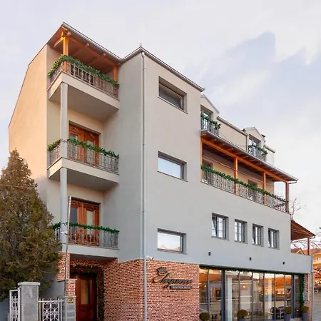 Hotel Elegance Boutique Korce